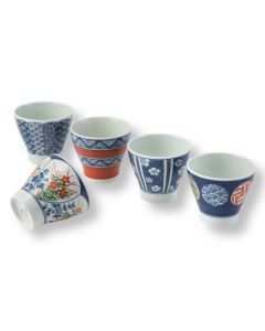 LOT DE 5 TASSES À MOTIF TRADITIONNEL HASAMI WARE