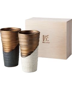 PAIRE DE TASSES À BIÈRE JAPONAISE EN FAIENCE MINO AVEC ÉMAIL DORÉ ET BOÎTE CADEAU